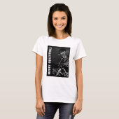 Frohe Weihnachten. Skelett mit Weihnachtsmannmütze T-Shirt (Vorne ganz)