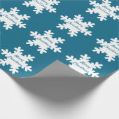 Frohe Weihnachten Snowflake Muster Blue White 2022 Geschenkpapier (Ecke)