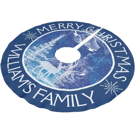 Frohe Weihnachten Weiße Bäume blauer Hintergrund Polyester Weihnachtsbaumdecke (Schrägansicht)