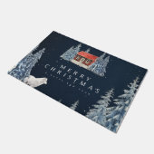 Frohe Weihnachten Weißer Wolf und Red Cabin Szene Fußmatte (Schrägansicht)