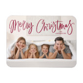 Frohe Weihnachten Whimsical Cranberry Script Foto Magnet (Horizontal)