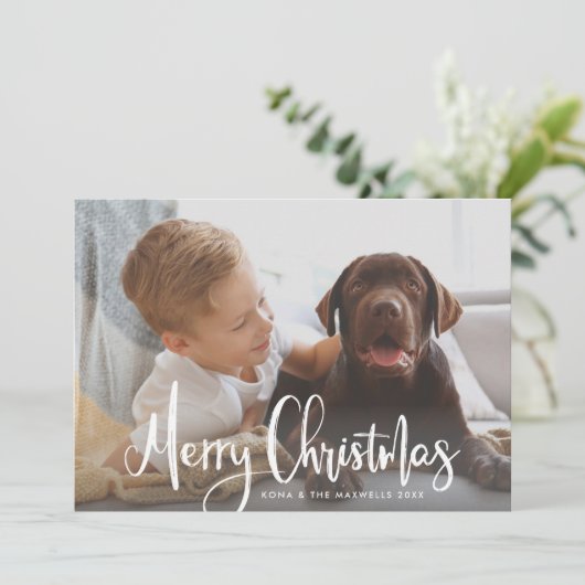 Frohe Weihnachten White Modern Brushed Script Foto (Stehend Vorderseite)