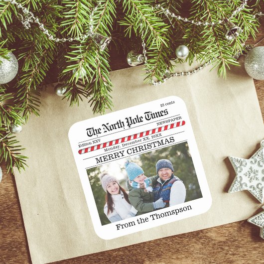 Frohe Weihnachts-Foto Whimsical Newspaper Print Quadratischer Aufkleber