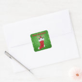 Frohe Weihnachts-Gnome in Strumpf Candy Cane Green Quadratischer Aufkleber (Umschlag)