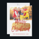 Frohe Weihnachts Hand Lettered Script Foto Card Feiertagskarte<br><div class="desc">Frohe Weihnachts Hand Briefe Script Foto Card. Foto und Text dieses handgeschriebenen Pinselskripts können aktualisiert und mit Ihrem Foto und Familiennamen angepasst werden. Diese Karte zeigt auch den Familiennamen und einen goldenen Folienkranz auf der Rückseite der Weihnachtskarte an.</div>