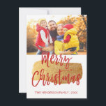 Frohe Weihnachts Hand Lettered Script Foto Card Feiertagskarte<br><div class="desc">Frohe Weihnachts Hand Briefe Script Foto Card. Foto und Text dieses handgeschriebenen Pinselskripts können aktualisiert und mit Ihrem Foto und Familiennamen angepasst werden. Diese Karte zeigt auch den Familiennamen und einen goldenen Folienkranz auf der Rückseite der Weihnachtskarte an.</div>