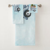 Frohe Weihnachts-Lieferwagen mit Tieren & Bäumen Badhandtuch Set (Insitu)