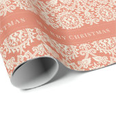 Frohe Weihnachts Peach Damask Muster anpassbar Geschenkpapier (Rolleneckpunkt)