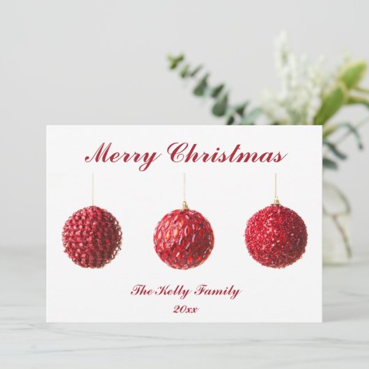 Frohe Weihnachts Red Baubles Flachkarte mit Text (Stehend Vorderseite)