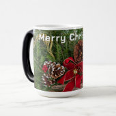 Frohe Weihnachts Red Bow Pine Cones PIne Branches Verwandlungstasse (Vorderseite Links)