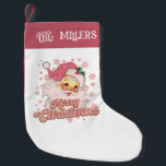 Frohe Weihnachts Retro Typografie Santa Pink Hat Kleiner Weihnachtsstrumpf<br><div class="desc">Frohe Weihnachten rosa Retro-Typografie mit einem Weihnachtsmann mit einem rosa Hut.</div>