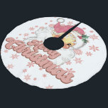Frohe Weihnachts Retro Typografie Santa Pink Hat Polyester Weihnachtsbaumdecke<br><div class="desc">Frohe Weihnachten rosa Retro-Typografie mit einem Weihnachtsmann mit einem rosa Hut.</div>