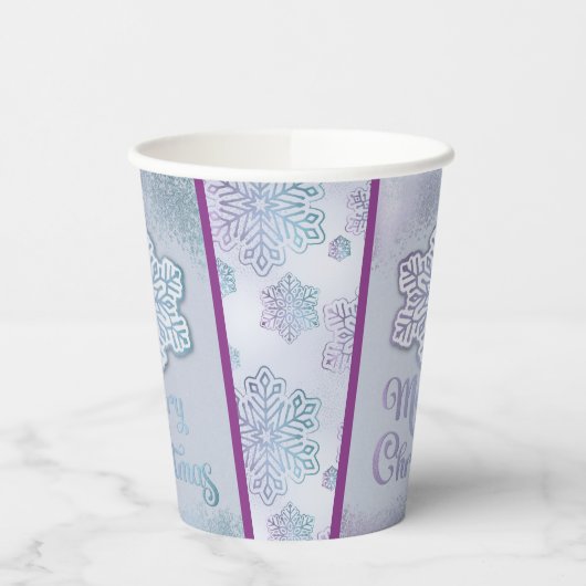 Frohe Weihnachts-Schneeflocken Iridescent Blue Lil Pappbecher (Links)