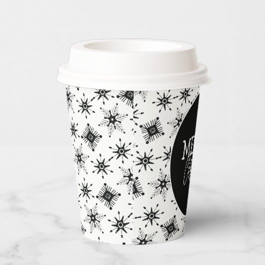 Frohe Weihnachts-Script Black Snowflakes Pappbecher (Rechts)