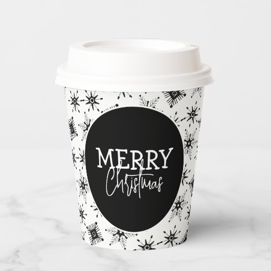 Frohe Weihnachts-Script Black Snowflakes Pappbecher (Vorderseite)