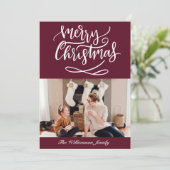 Frohe Weihnachts-Script-Foto Burgundy Feiertagskarte (Stehend Vorderseite)