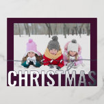 Frohe Weihnachts-Script-Foto Simple Modern Folien Feiertagspostkarte<br><div class="desc">Frohe Weihnachts-Script-Foto Simple Modern Silver Foil Weihnachtskarten zeigen Ihr Lieblings-Foto auf einem schlichten minimalistisch-tiefen Pflaumenhintergrund mit einem "Frohen Weihnachten" Silber-Folie-Kalligraphie-Skript-Overlay. Personalisieren Sie den Text auf der Rückseite,  indem Sie ihn bearbeiten. Designed by ©2024 Evco Studio www.zazzle.com/store/evcostudio</div>