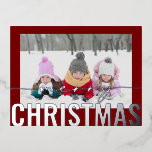 Frohe Weihnachts-Script-Foto Simple Modern Folien Feiertagspostkarte<br><div class="desc">Frohe Weihnachts-Script-Foto Simple Modern Silver Foil Weihnachtskarten zeigen Ihr Lieblings-Foto auf einem einfachen,  minimalistisch roten Hintergrund mit einem "Frohen Weihnachten" Silber-Folie Kalligraphie-Skript-Overlay. Personalisieren Sie den Text auf der Rückseite,  indem Sie ihn bearbeiten. Designed by ©2024 Evco Studio www.zazzle.com/store/evcostudio</div>