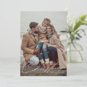 Frohe Weihnachts-Script Holiday Fotokarte Einladung (Stehend Vorderseite)