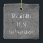 Frohe Weihnachts Typografie-Chalkboard Blackboard Keramikornament<br><div class="desc">Frohe Weihnachten! Beste Wünsche von Paul & Mary Johnson,  Typografie Black Gray Blackboard Hintergrund,  Weihnachts Grußkarten Stil Ornament können Sie den Text auf der Vorderseite und auf der Rückseite ändern und Ihren Namen hinzufügen</div>