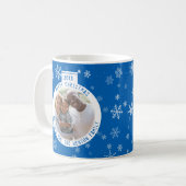Frohe Weihnachtsball Blue Snowflake Holiday Kaffeetasse (Vorderseite Links)