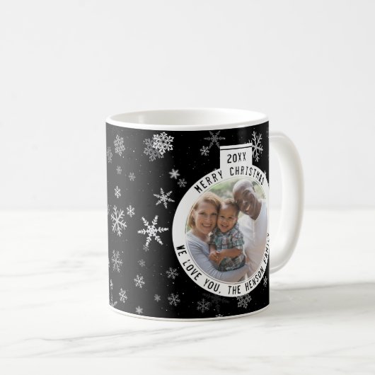 Frohe Weihnachtsball Schwarz-Weiß-Schneeflocke Kaffeetasse (VorderseiteRechts)