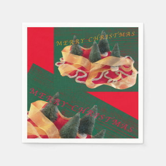 Frohe Weihnachtsbäume, goldenes Band, auf roter Ka Serviette