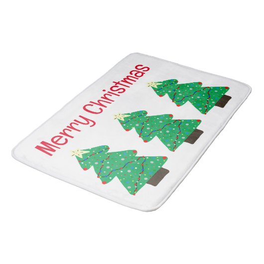 Frohe Weihnachtsbaumen Badematte (Schrägansicht)