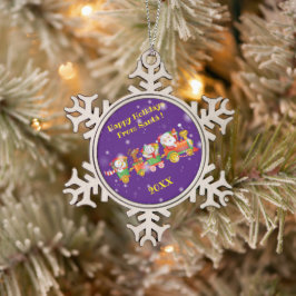 Frohe Weihnachtsfamilie und erste Schneeflocken Zinn-Ornament