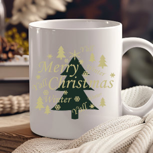 Frohe Weihnachtskiefer dekoriert Tasse