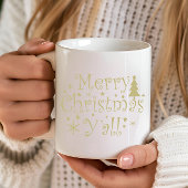 Frohe Weihnachtskiefer dekoriert Tasse