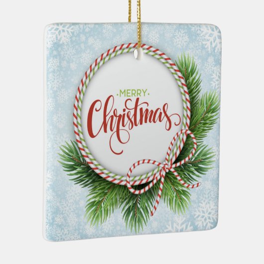 Frohe Weihnachtskranz und Schneeflocken Keramikornament (Rechts)