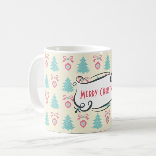 Frohe Weihnachtsmuster mit Bäumen Baubles & Bows Kaffeetasse (Vorderseite Links)