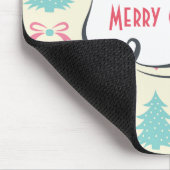 Frohe Weihnachtsmuster mit Bäumen Baubles & Bows Mousepad (Ecke)