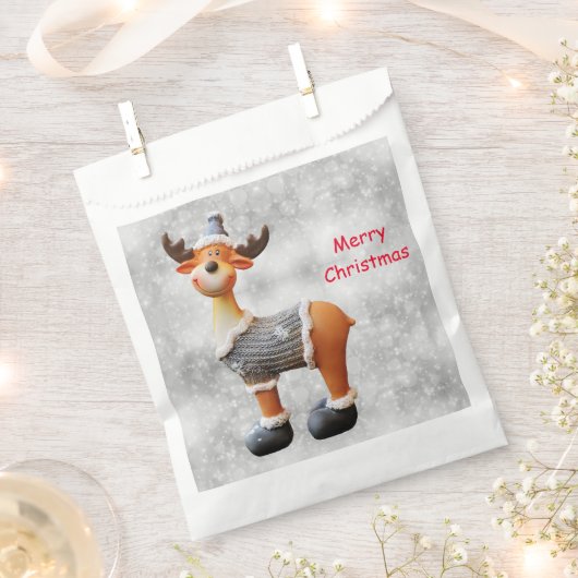 Frohe Weihnachtsschlange mit einem Hut Geschenktütchen (Ausgeschnitten)