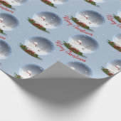 Frohe Weihnachtsschneemann in Snow Globe Geschenkpapier (Ecke)