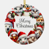 Frohe Weihnachtstiere Weihnachtsmannmütze Keramik  Keramik Ornament (Vorne)