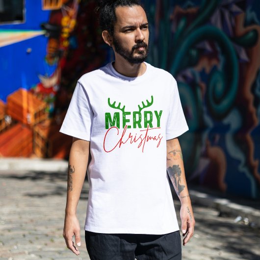 Frohe Weihnachtstypografie Antler rot und grün T-Shirt