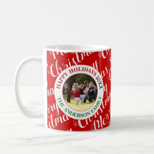 Frohe Weihnachtstypografie und Foto Roter Urlaub Kaffeetasse