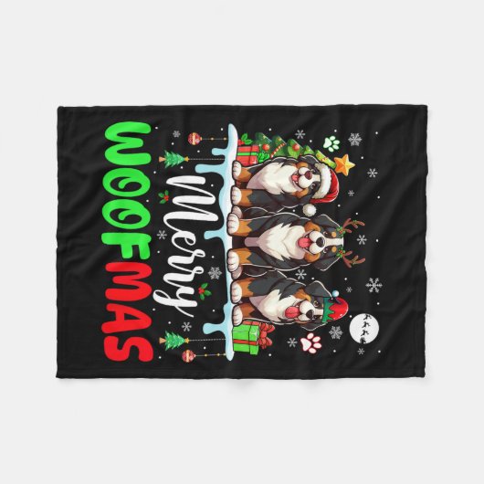 Frohe Weihnachtswoof Three Santa Reindeer Bernese Fleecedecke (Vorderseite (Horizontal))