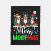 Frohe Weihnachtswoof Three Santa Reindeer Bernese Fleecedecke (Vorderseite)