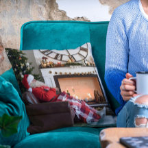 Frohe Weihnachtszeit warm und gemütlich Kamin Sant