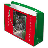 Frohe Weihnachtsziegen Große Geschenktüte (Rückseite Schrägansicht)