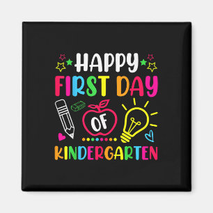 Frohen ersten Tag im Kindergarten Lehrer Kinder zu Magnet