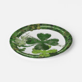 Frohen St. Patrick's Day Pappteller (Schrägansicht)