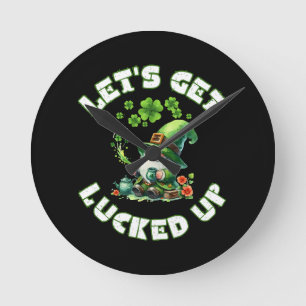 Frohen St. Patrick's Tag Runde Wanduhr