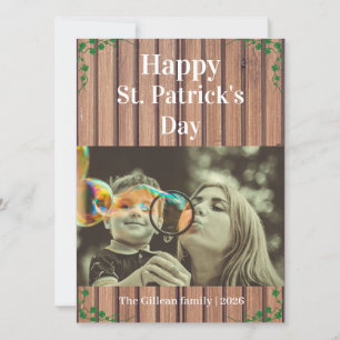 Frohen St. Patricks Tag Shamrocks Familie ein Foto Feiertagskarte