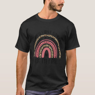 Froher erster Tag Retro Leopardenregen der vierten T-Shirt