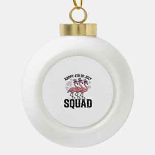 Frohes 4. Juli Flamingo Squad Vector Design_1 Keramik Kugel-Ornament