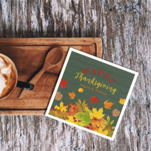 Frohes Erntedankfest farbenfrohe Blätter auf Holz Serviette